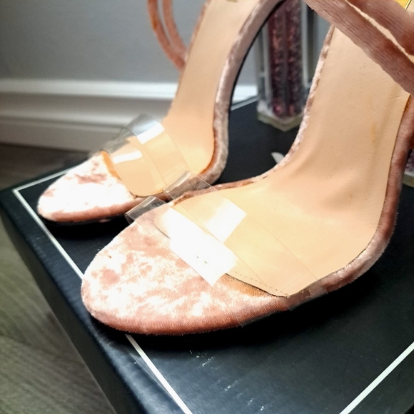 Qupid | Pink crush velvet ~ open toed chunky glitter heel with straps - Picture 4 of 11